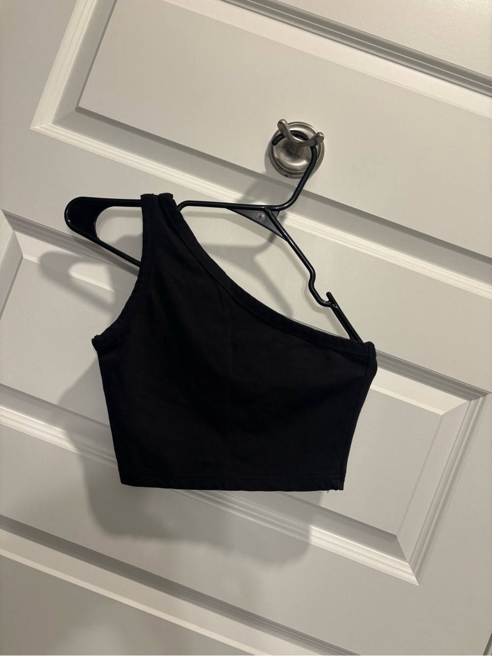 PrettyLittleThing Black One-Shoulder Crop Top